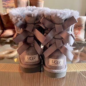 Ugg Gray Princess Crown Sparkle Boots Size 10 Toddler Bows